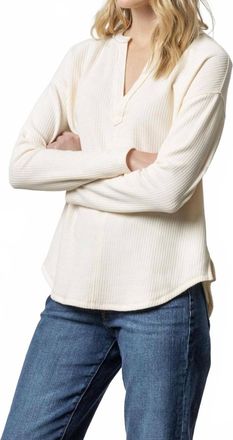 Lilla P Rounded Hem Split Neck Top In Talc