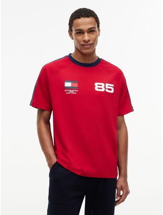Tommy Hilfiger Mens Relaxed Fit Retro Soccer T-Shirt - Medium Red - L