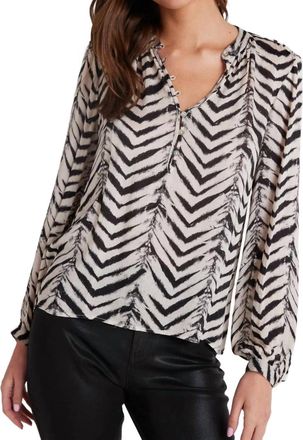 Bella Dahl Half Placket Pullover Blouse In Batik Chevron Print