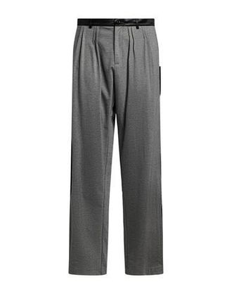Kiko Kostadinov BOTTOMWEAR - Pantaloni su YOOX.COM