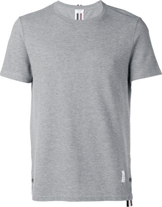 Thom Browne Relaxed Fit Ss T-Shirt mit Rwb-Streifen in der Mitte hinten aus klassischem Piqu&eacute;