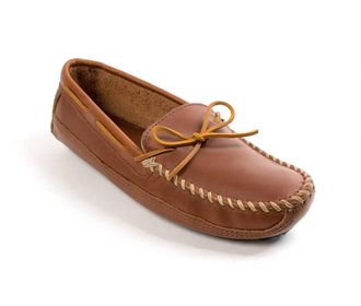 Minnetonka Mens Double Bottom Driver Moccasins In Chestnut Smooth Leather
