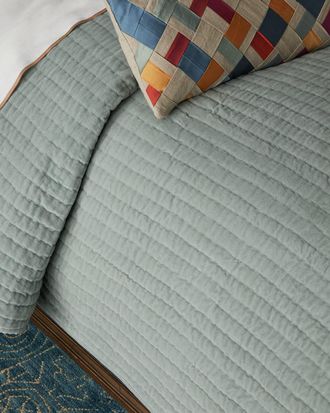 Amity Home Ethan Velvet Quilt, Queen