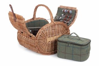 Red Hamper Wicker Oval 4 Person Green Tweed Picnic Basket in Natural