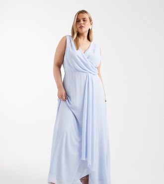Tfnc Plus Vestito lungo da damigella in chiffon blu polvere drappeggiato con top avvolgente