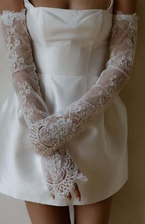 Untamed Petals Madeline Gloves in Ivory at Nordstrom, Size Small