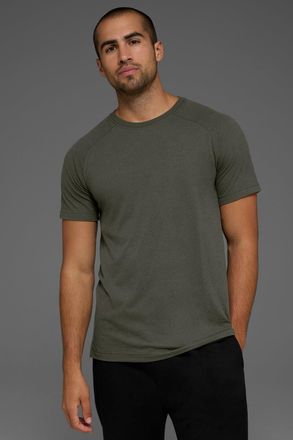 Alo | Triumph Raglan T-Shirt in Stealth Green, Size: Small