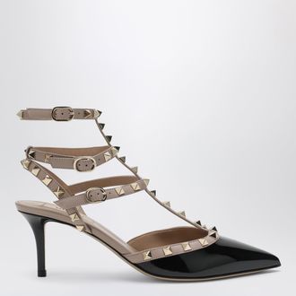 Valentino Garavani D&eacute;collet&eacute; Rockstud con cinturini nero/poudre in pelle