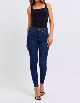 Judy Blue Mid Rise Classic Skinny Wash Jeans In Blue