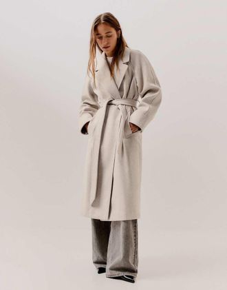 Bershka cappotto lungo morbido con cintura beige-Neutro