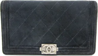 Chanel Boy Chanel Dark Navy Leather Long Wallet (Bi-Fold) (Pre-Owned)