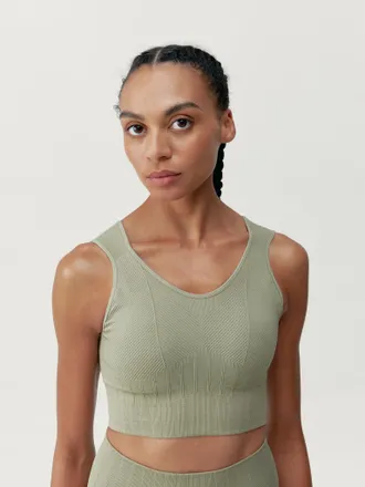 Born Living Yoga Top Annapurna Camuflaje