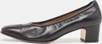 Ferragamo Black Leather Pumps