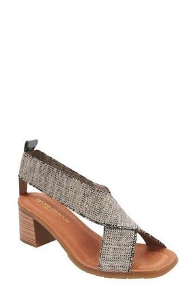 Andr&eacute; Assous Naira Featherweights Sandal in Black/Beige at Nordstrom Rack, Size 10