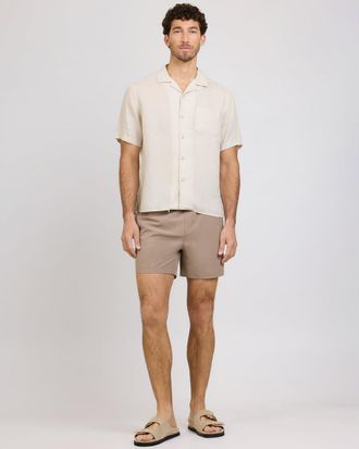 Onia Land To Water Short 6 in Cafe at Nordstrom, Size Medium