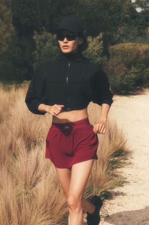 Alo | Cropped Playmaker Jacket in Black, Size: Small