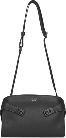Ferragamo Zwarte leren schoudertas met Gancini gespen - Heren - Schoudertassen - Zwart - ONE Size - Leer - Tassen