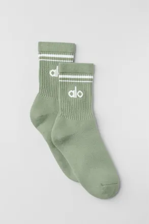 Alo | Half-Crew Throwback Socks in Dune Grass/White, Size: Medium