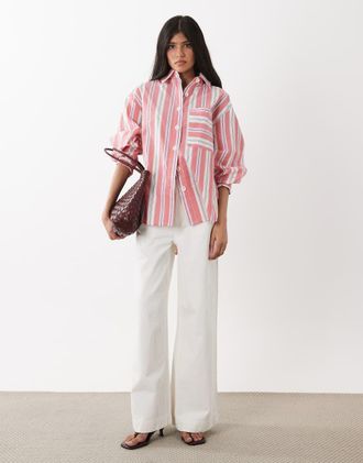 Ghospell Scout - Camicia a maniche lunghe in cotone rosso a righe con colletto, bottoni e fiocco sul retro