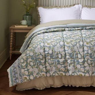 Wylder Annabelle 100% Cotton Floral Quilted Bedspread in Blue | Size: Double
