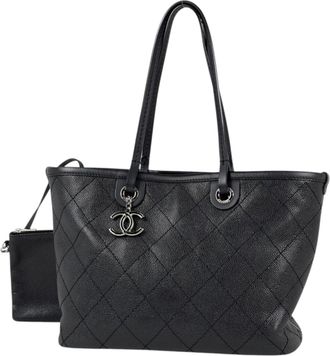 Chanel Black Grained Calfskin Tote Bag (Pre-Owned)