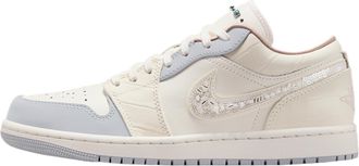 Nike Air Jordan 1 Low Womens Shoes (Sail/Off Noir/Light Smoke Grey/Soft Pearl), Sail/Off Noir/Light Smoke Grey/Soft Pearl, 7 UK