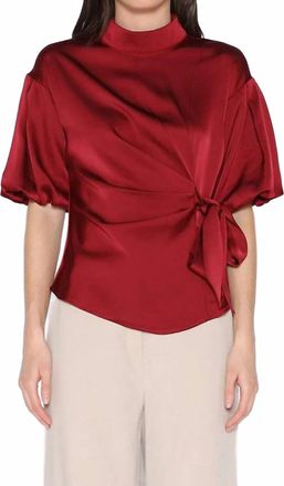 Gracia Side Twist Top In Red