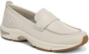 Vionic Walk Roam Loafer in Cream at Nordstrom Rack, Size 9.5