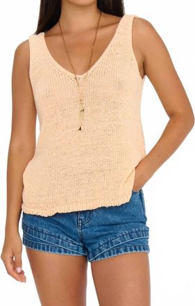 Show me your Mumu Carefree V-Neck Tank Top In Peach
