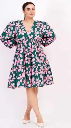 Leota Zariah Empire Waist Mini Dress in Dancing Daisies Evergreen at Nordstrom, Size 1X
