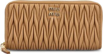 Miu Miu Grote portemonnee met rits en matelass&eacute;-patroon - Bruin