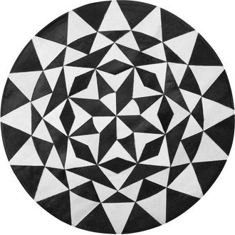 Beliani Beliani - Alfombra Redonda De Piel De Vacuno Blanco Y Negro &Oslash; 140 Cm Hecha A Mano Pelo Corto Moderna Turgutlu