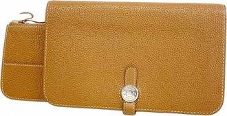 Herm&egrave;s Gold Togo Leather Long Wallet (Bi-Fold) (Pre-Owned)