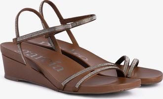 Pedro Garcia Strappy wedge sandal in brown satin and crystals |Wissal | Spring Summer 26 |PEDRO GARCIA