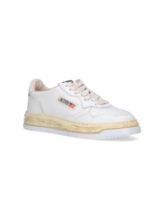 Autry Leather Low-Top Sneaker - White