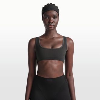 Nike Womens SKIMS Ribbed Seamless Micro-Scoop Bra in Black | BABRA9712W-OAR