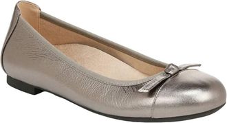 Vionic Amorie Flat Loafer In Pewter Metallic