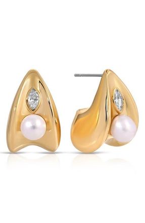 Ettika Hera Freshwater Pearl Huggie Earrings in Gold at Nordstrom