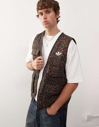 adidas Originals Canotta con stampa leopardata-Marrone