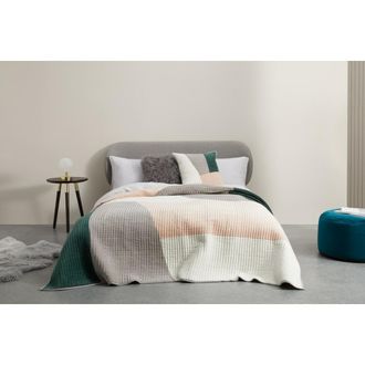 MADE.COM Colcha de terciopelo patchwork Giacomo, verde pavo real & rosa yeso