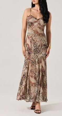 ASTR the Label Maeryn Sweetheart Neck Dress in Taupe Brow at Nordstrom Rack, Size X-Large