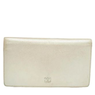 Chanel Pre-owned Wallets, female, White, Size: ONE SIZE Pre-owned Leather wallets