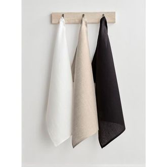 Solino Home Linen Kitchen Towels Set of 2, 17 x 26 Inch for Dining Table, Holiday and Everyday Table Decor - Kitchen Linen in Natural /White /Black