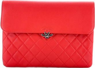 Chanel Clutch CC in pelle di vitello trapuntata con battente - Rosso