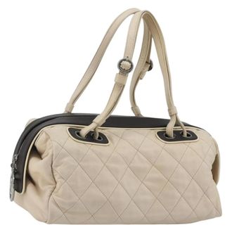 Chanel Matelass&eacute; Lambskin Leather Neutral Leather Handbag (Pre-Owned)