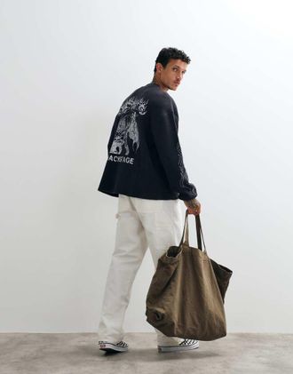 AllSaints Incendo - T-shirt a maniche lunghe nera slavata con stampa del logo sul retro-Nero