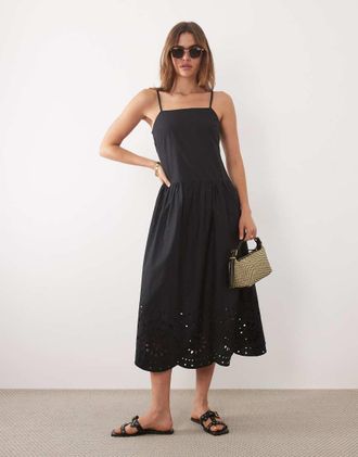 New Look Vestito grembiule midi in pizzo nero