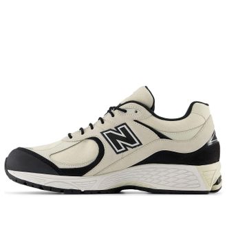 New Balance 2002R Gore-Tex Beige Black M2002RXR