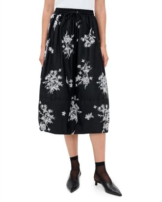 Cinq &agrave; Sept Sirani Skirt In Wildflower Whimsy Black/ivory