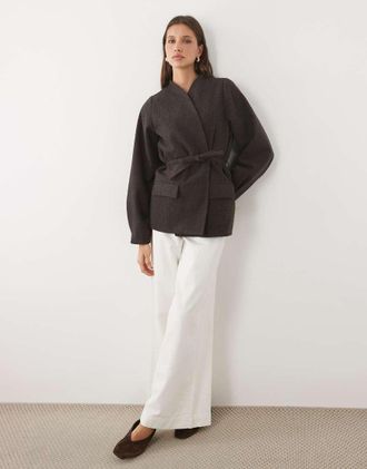 Threadbare Blazer senza colletto in lana sintetica marrone e blu con cintura e motivo a spina di pesce-Grigio